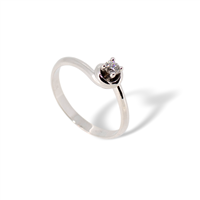 Anello solitario in oro bianco 18 kt con diamante 0.11 ct SI G – Design romantico e moderno firmato Idee Preziose dal 1987 - IP.AK18B/25D